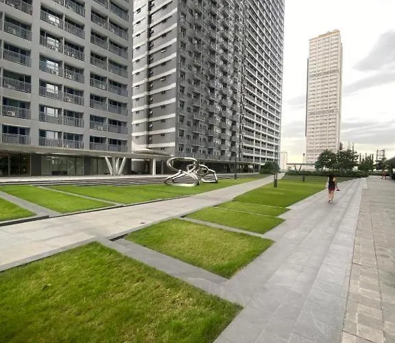 Fame Residences Staycation Apartahotel Manila